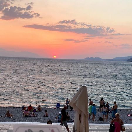דירות לוטראקי Grace Seaside מראה חיצוני תמונה