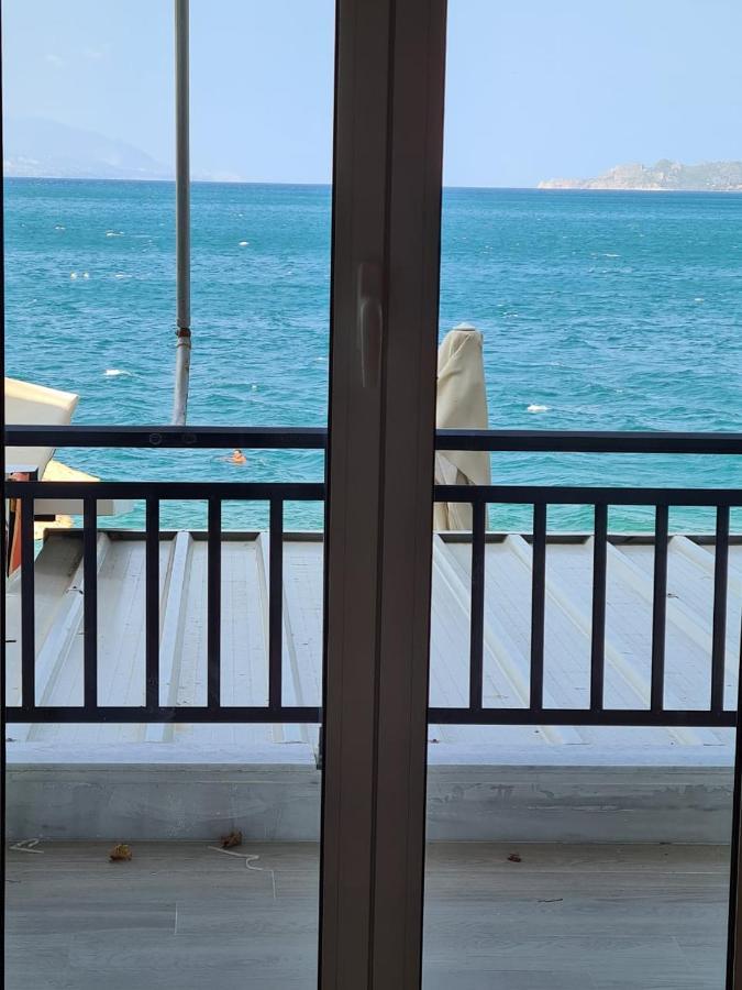 דירות לוטראקי Grace Seaside מראה חיצוני תמונה